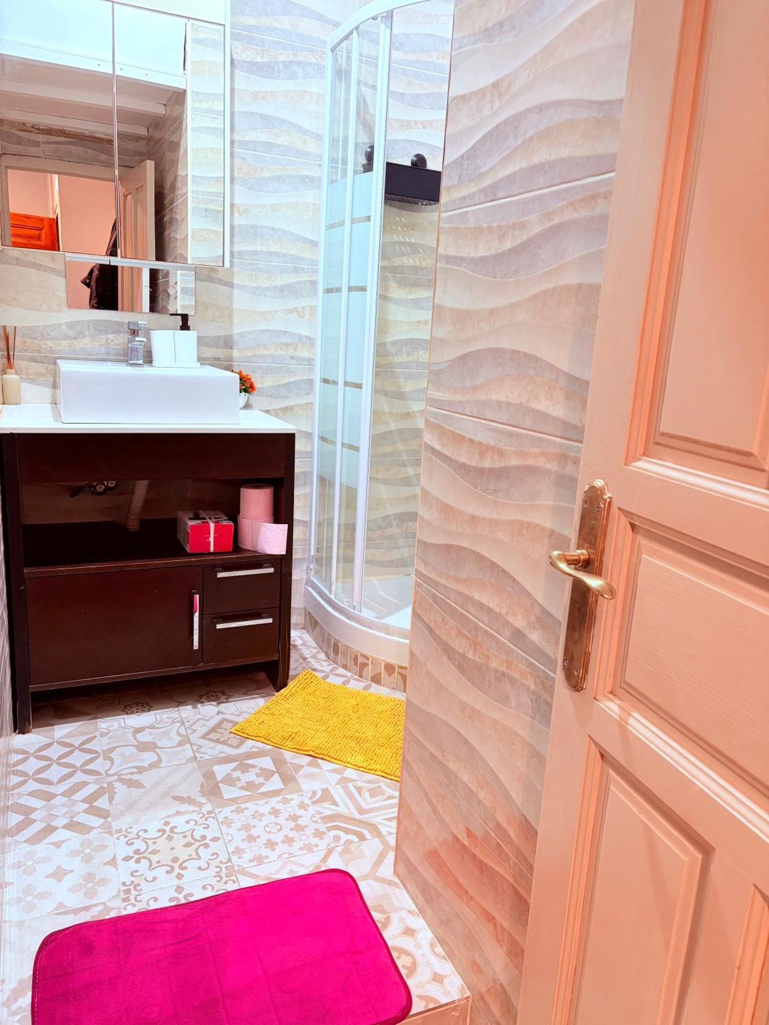 Amazing And Stylish Flat For 4 People With Breakfast Included 2 Blocks Away From Poblenou Appartement Barcelona
